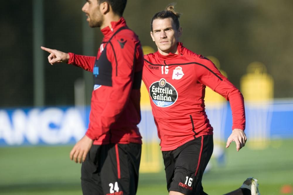 Los jugadores se han entrenado a las órdenes de Natxo González en el penúltimo entrenamiento de la semana antes del partido del sábado en Riazor.