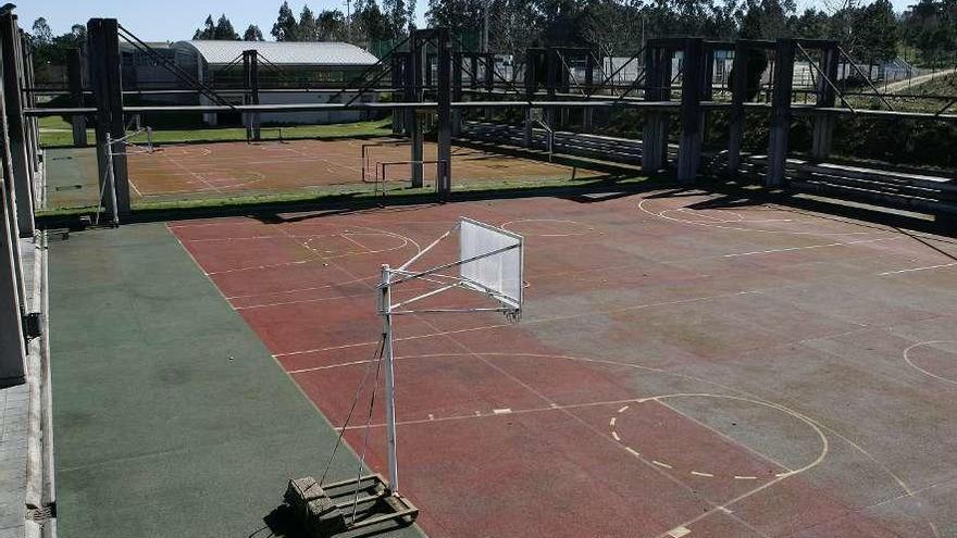 Las pistas se ubicarían entre la zona el edificio de la Agasp y el nuevo campo de fútbol. // Bernabé/Javier Lalín