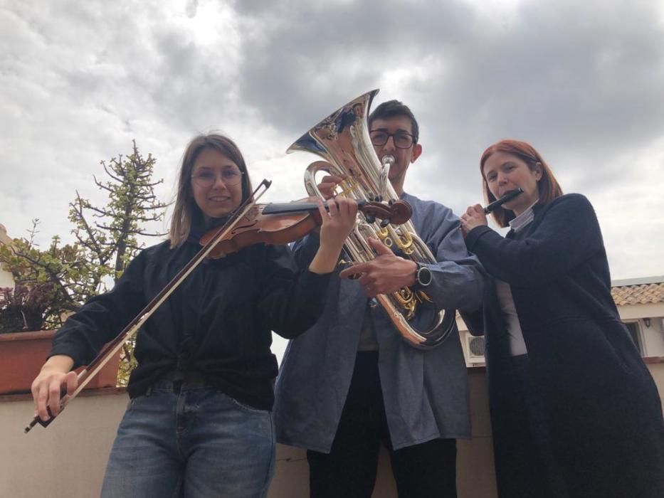 Miles de músicos tocan pasodobles falleros