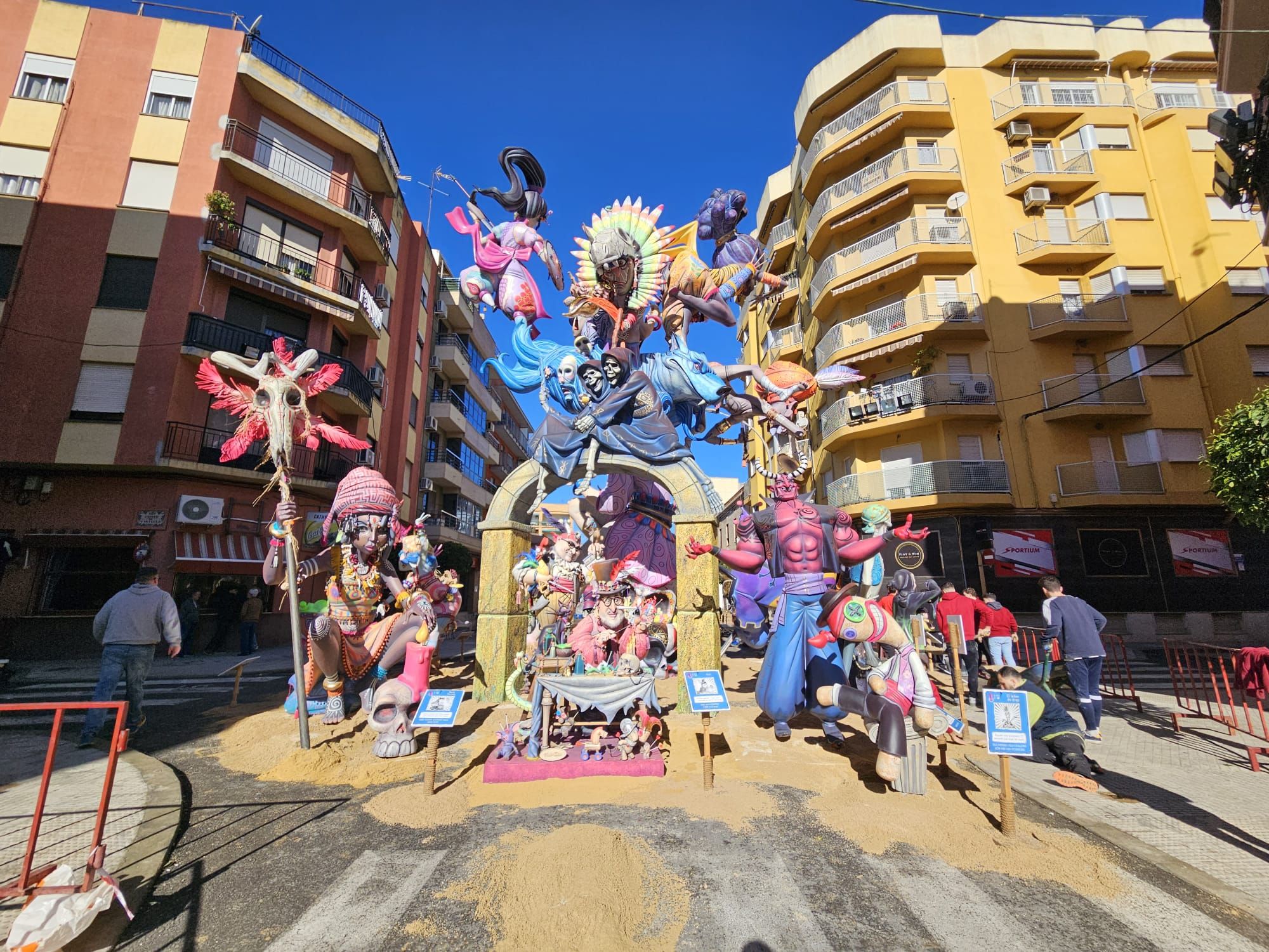 Las fallas de Carcaixent avanzan a distintas velocidades