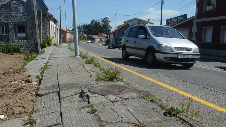 El PSOE vuelve a reclamar una rotonda a la altura de los semáforos de Caleiro