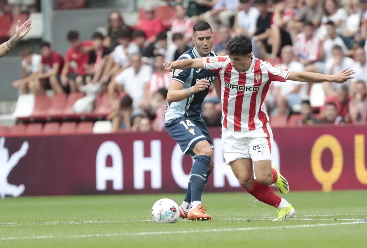 Sergi Guardiola, durante el Sporting-Córdoba CF de la pasada temporada.