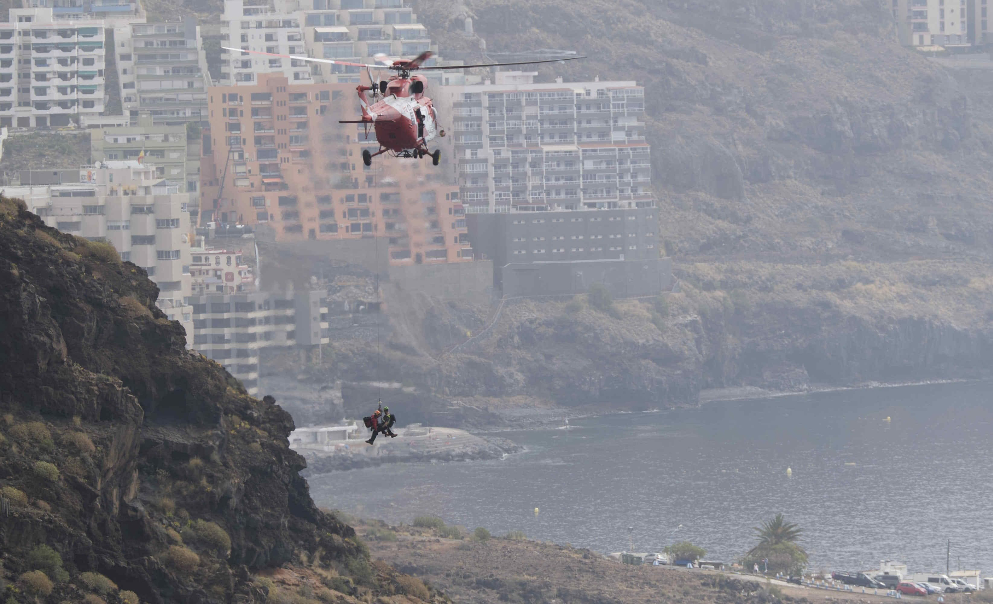 Rescate de los cadáveres de un padre y su hija en Barranco Hondo, en Candelaria