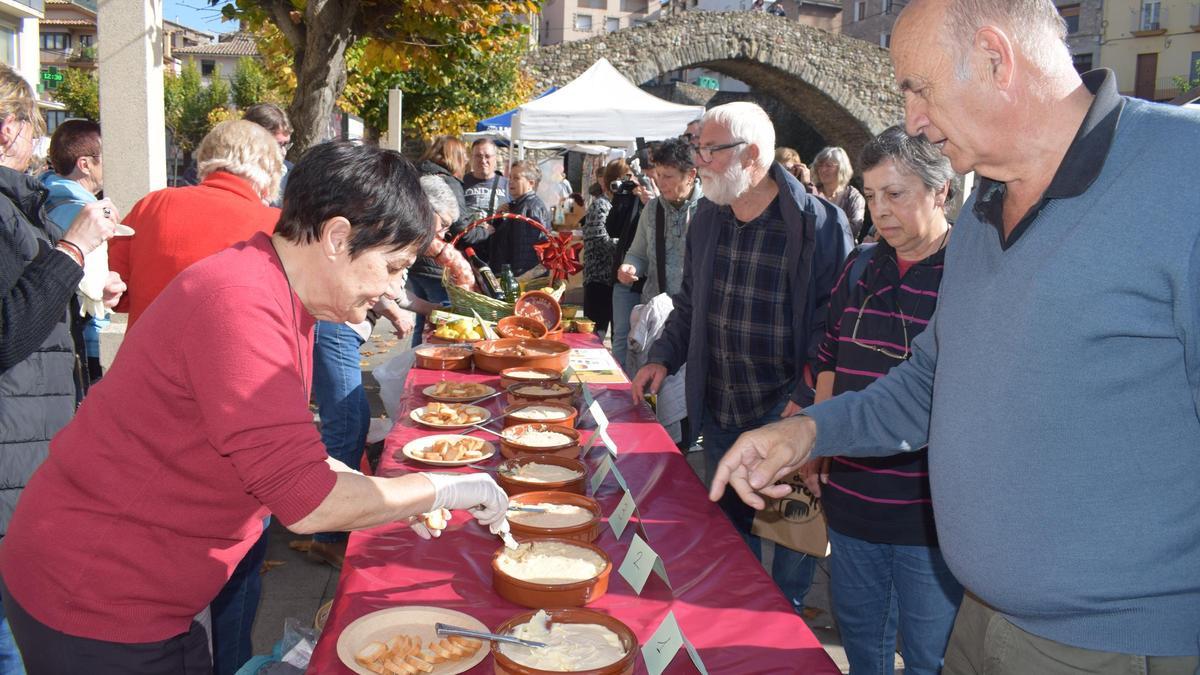La fira de l'Allioli de Codony a la Pobla de Lillet en una edició anterior