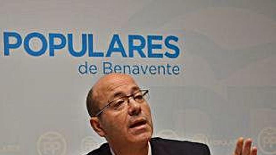 El concejal del PP, José Manuel Salvador, en su comparecencia.
