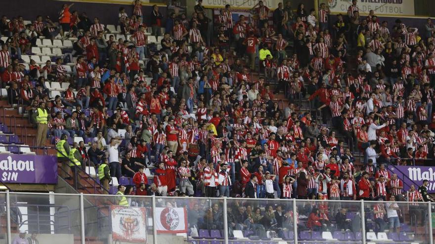 La afición del Sporting, en el partido de ida en Valladolid.