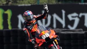 Binder celebra su primera victoria en MotoGP