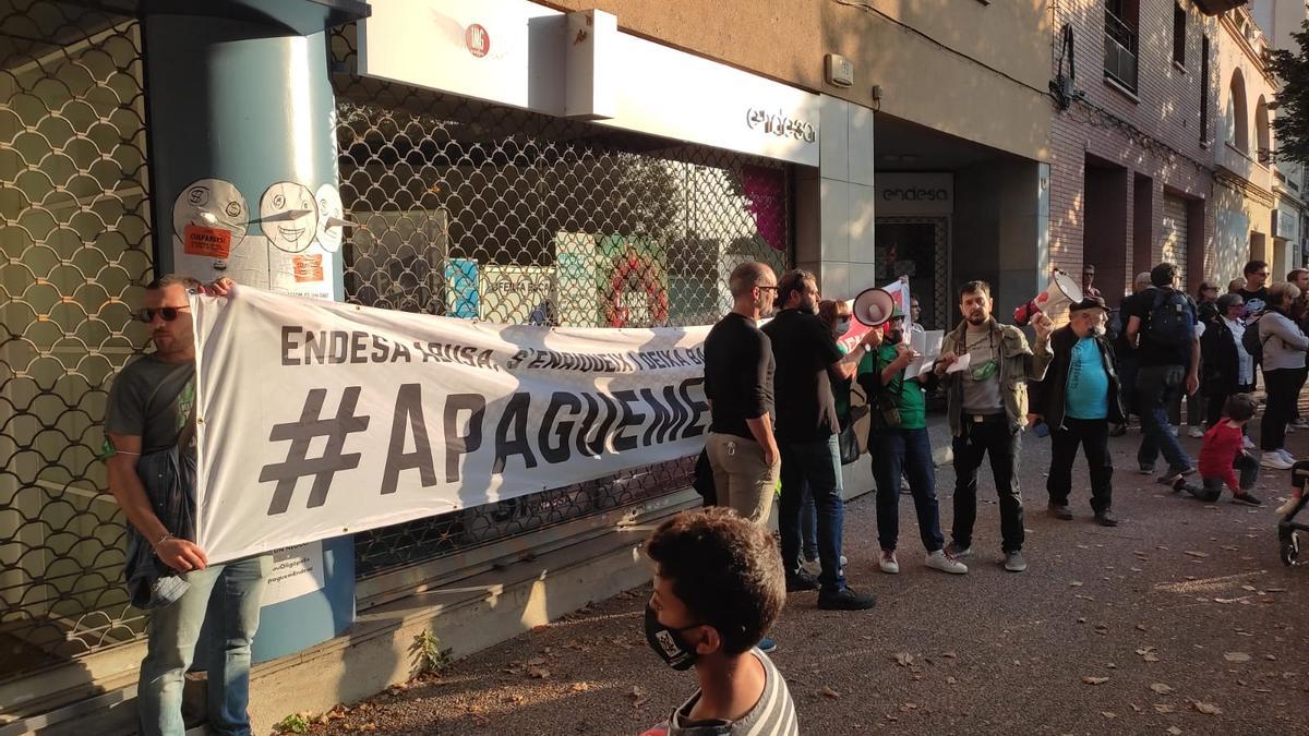 Protesten a Girona contra el model energètic