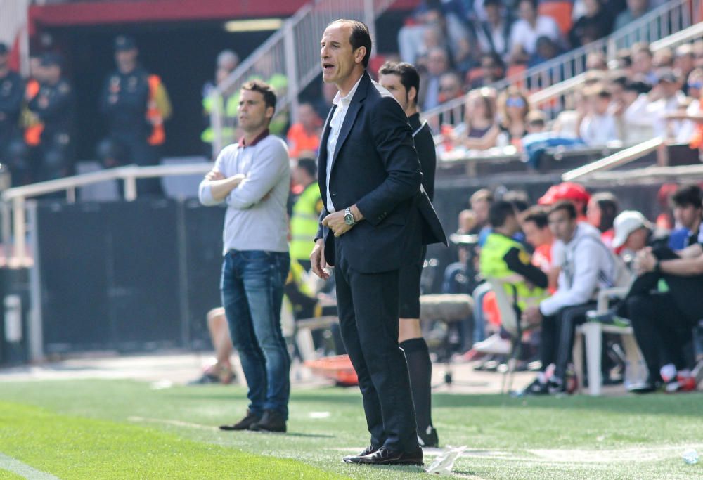 El partido entre el Valencia y el Sporting, en imágenes