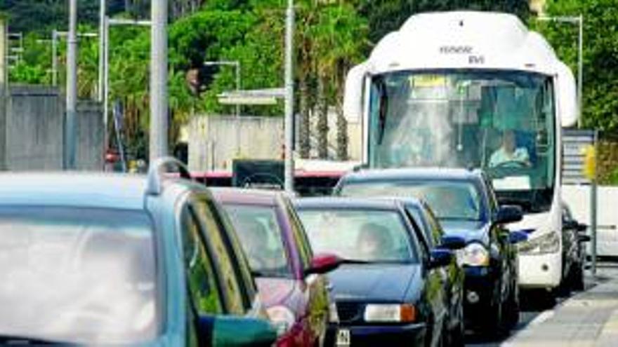 La falta de licencia supone el 33% de denuncias a buses escolares