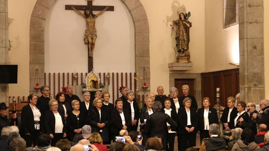 Lavadores canta os Reis para crear comunidade