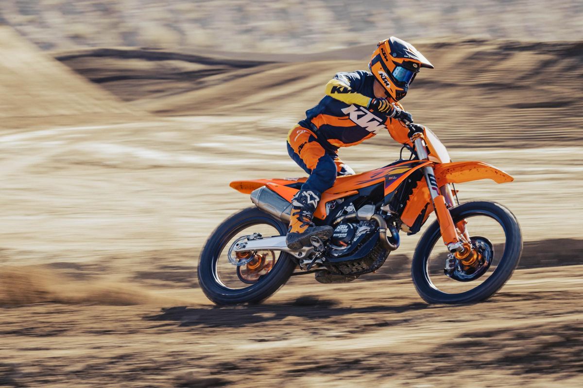 KTM revoluciona el motocross con su gama SX 2026