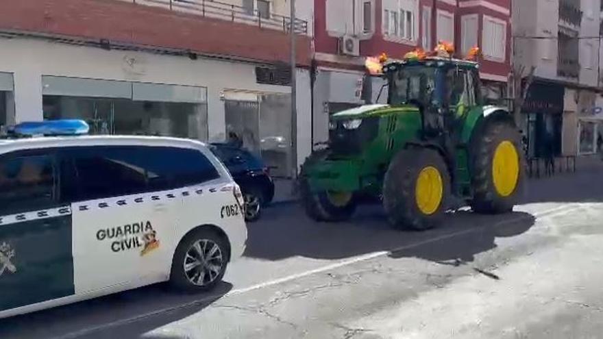 Los agricultores colapsan el centro de Caravaca