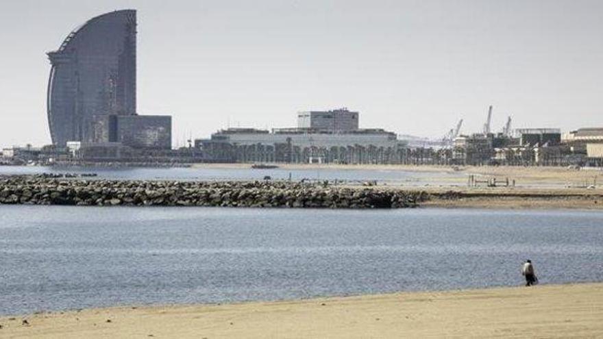 La apertura de playas y piscinas, pendiente de un informe del CSIC