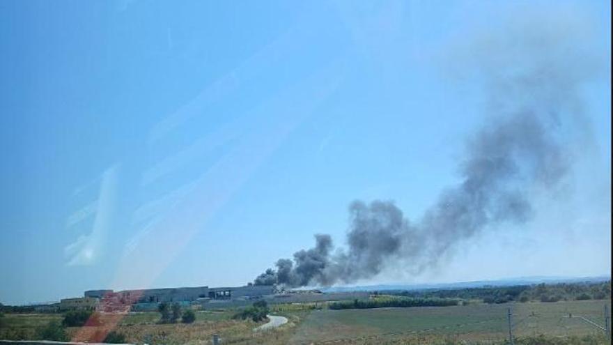 L'abocador de Pedret i Marzà torna a patir un incendi