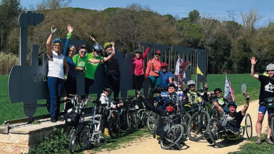 Amb bicicleta adaptada pel Gironès