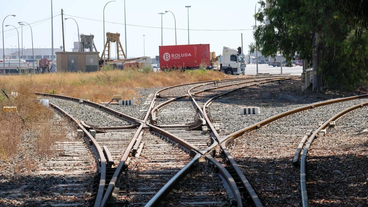 Infraestructura actual de las vías ferroviarias para facilitar la entrada de trenes al puerto