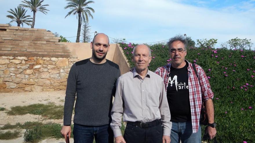 De izquierda a derecha, los profesores Ignacio Meléndez, Hartmut Wittenberg y José Navarro, que investigan sobre el agua.