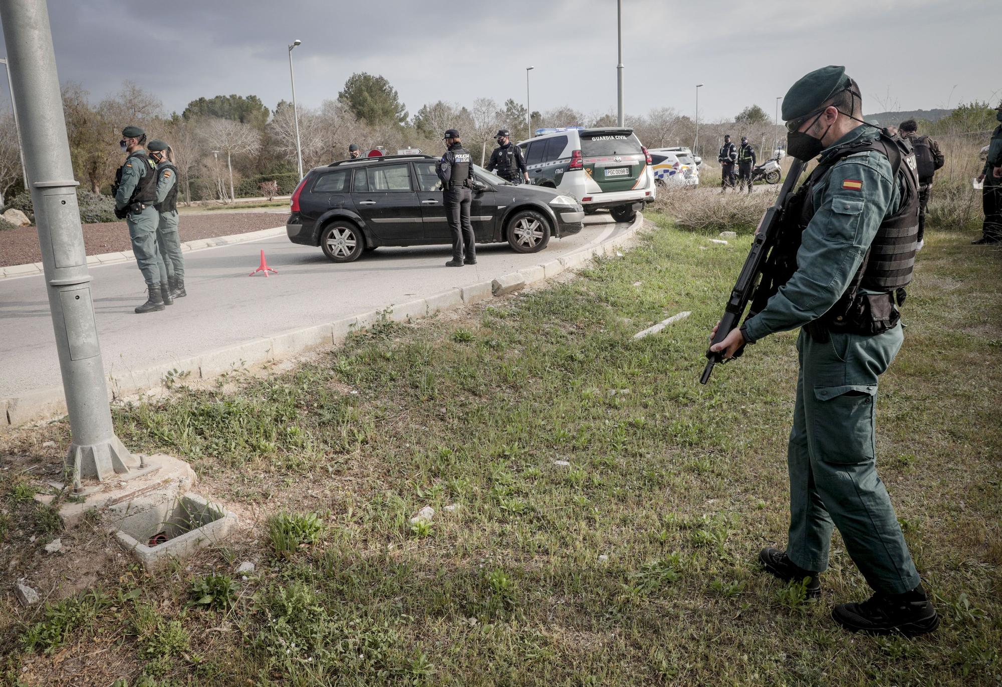 Desescalada de la tercera ola del coronavirus en Mallorca: Policía y Guardia Civil intensifican los controles en playas, bares y carreteras