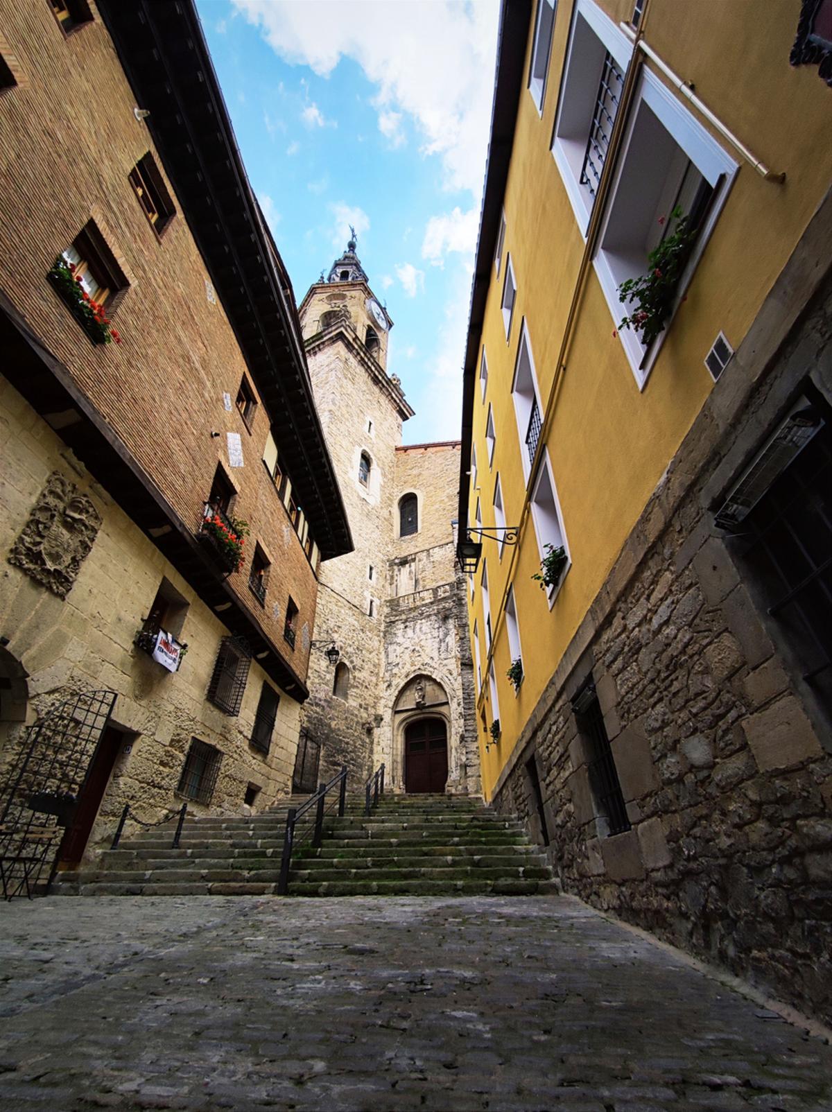 Con un centro histórico medieval del siglo XII.