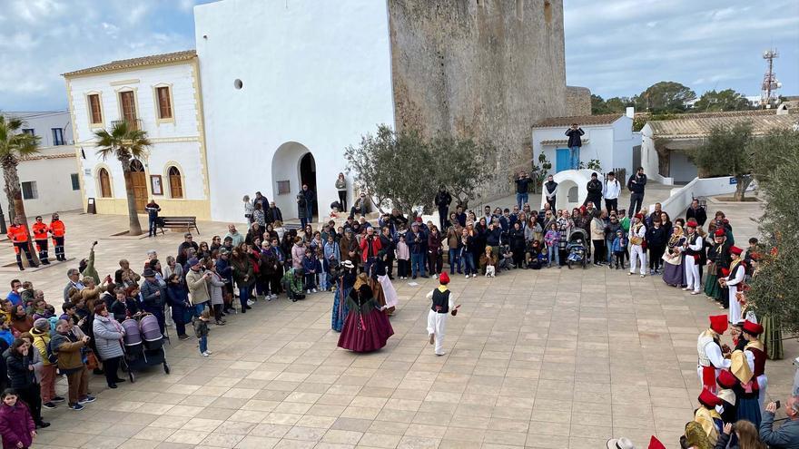 Ana Juan rechaza que Formentera &quot;continúe creciendo&quot; durante la celebración del Día de Baleares