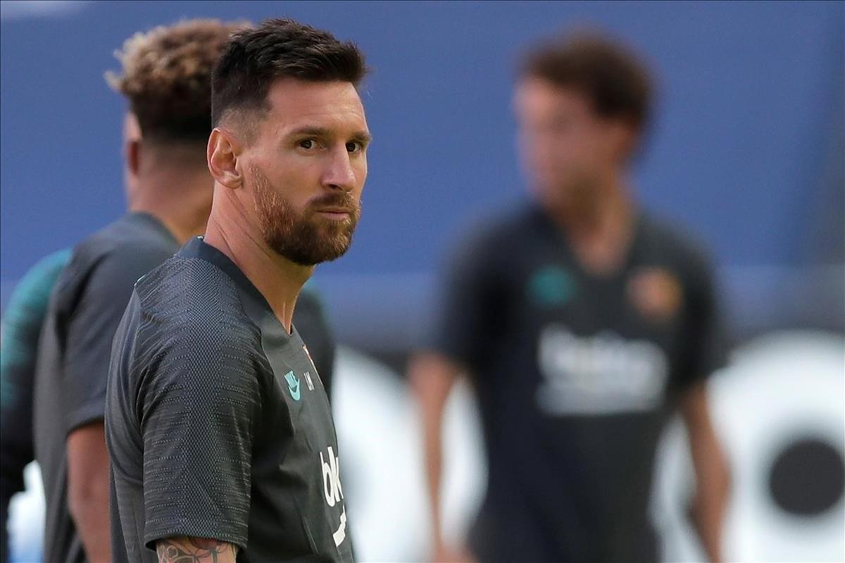 lmendiola54474634 soccer football champions league fc barcelona training 200813191655 lmendiola54474634 soccer football champions league fc barcelona training 200813191655