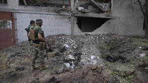 Pausa russa al Donbass, contraofensiva ucraïnesa al sud