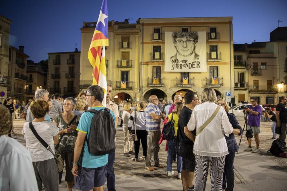 Fotogaleria: Amer es declara "territori lliure i sobirà" i diu que no estarà "sotmès" a Espanya