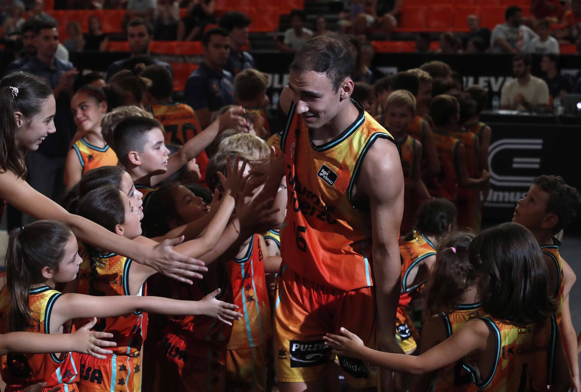 Presentación del Valencia Basket en La Fonteta