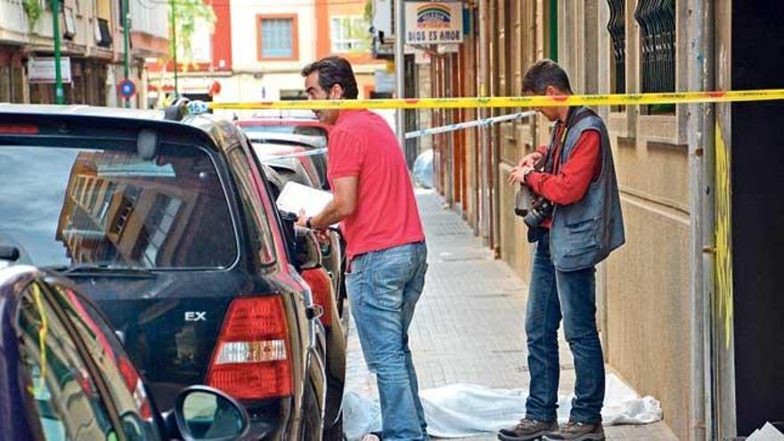 Muere una mujer al caer de un octavo piso