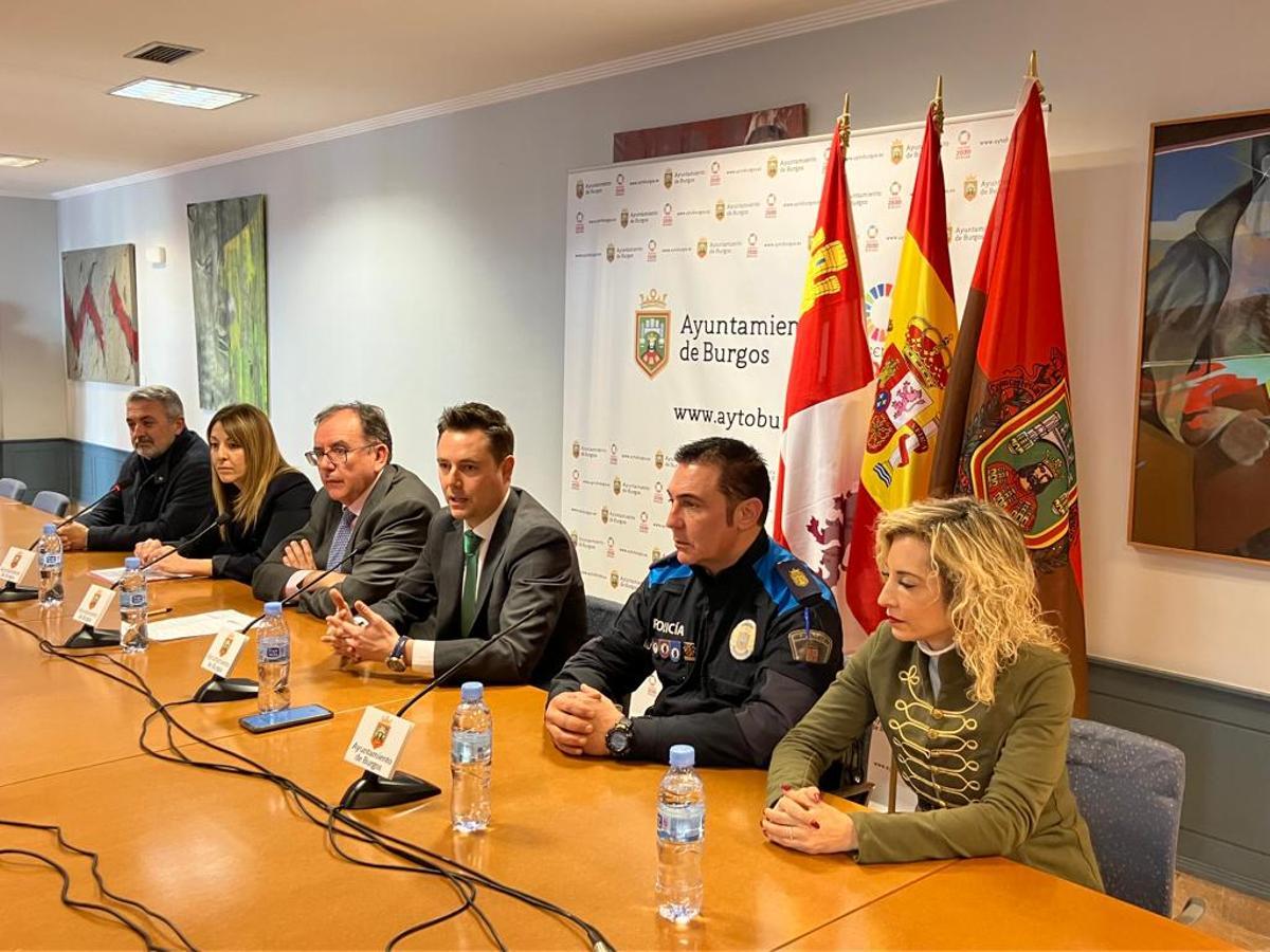 Presentación en Burgos de los cursos de formación de las nuevas unidades caninas