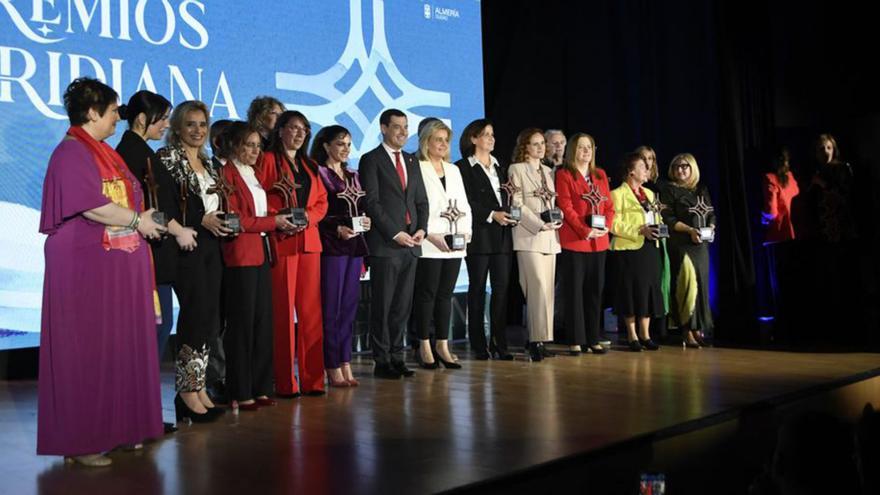 Foto de familia de los reconocidos este martes con los Premios Meridiana.