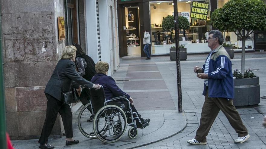 El Ayuntamiento de Elche acumula un año de espera para valorar peticiones de dependencia y de Renta Valenciana de Inclusión