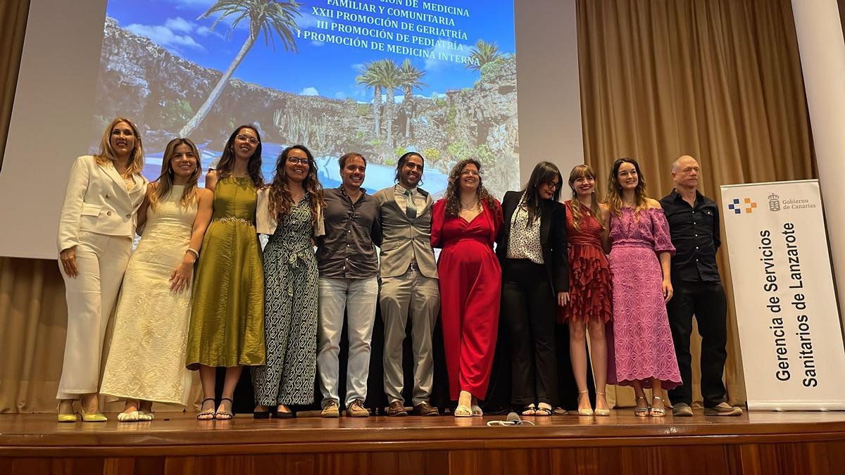 Once nuevos especialistas durante la gala.