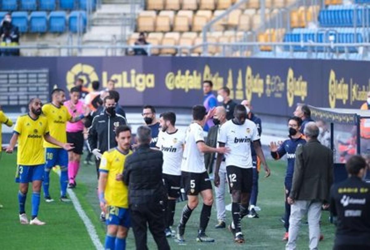 Diakhaby reafirma que Cala li va dir «negre de merda» i demana ajuda a LaLiga Diakhaby reafirma que Cala li va dir «negre de merda» i demana ajuda a LaLiga