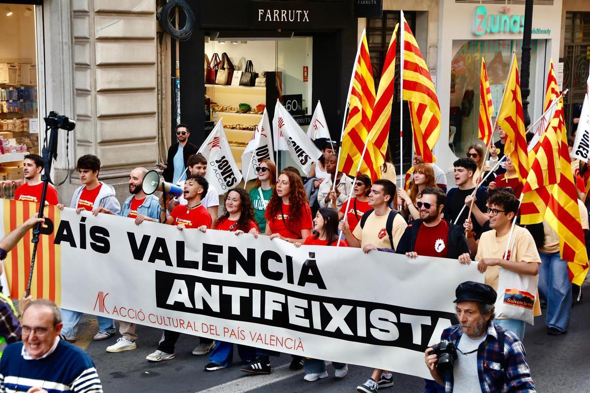 La manifestación del 25 d'Abril en València, en imágenes La manifestación del 25 d'Abril en València, en imágenes