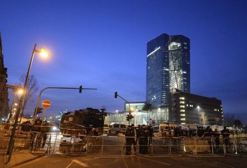 PROTESTA DE BLOCKUPY ANTE LA SEDE DEL BCE