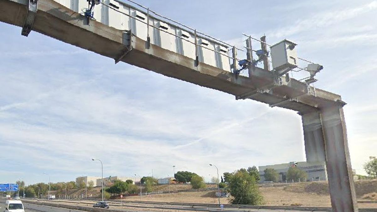 Radar del kilómetro 20 de la M-40 fotografiado por un conductor