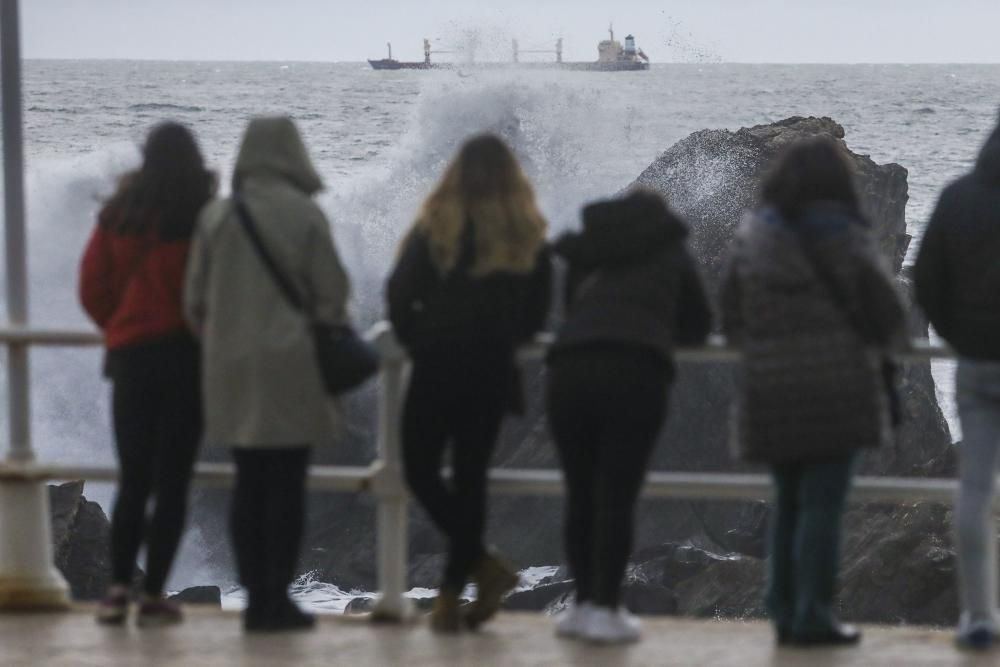 Oleaje en Salinas.