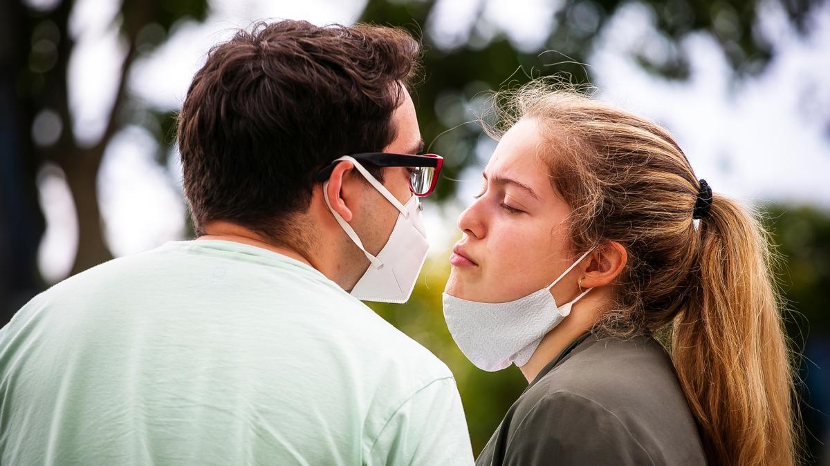 El día 13 de abril se celebra el 'Día Internacional del Beso'.