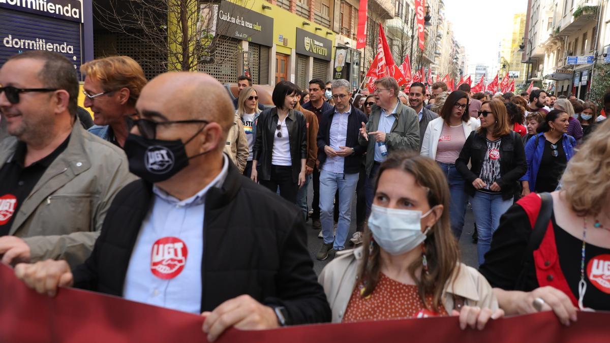 Ximo Puig participó en la manifestación de València.