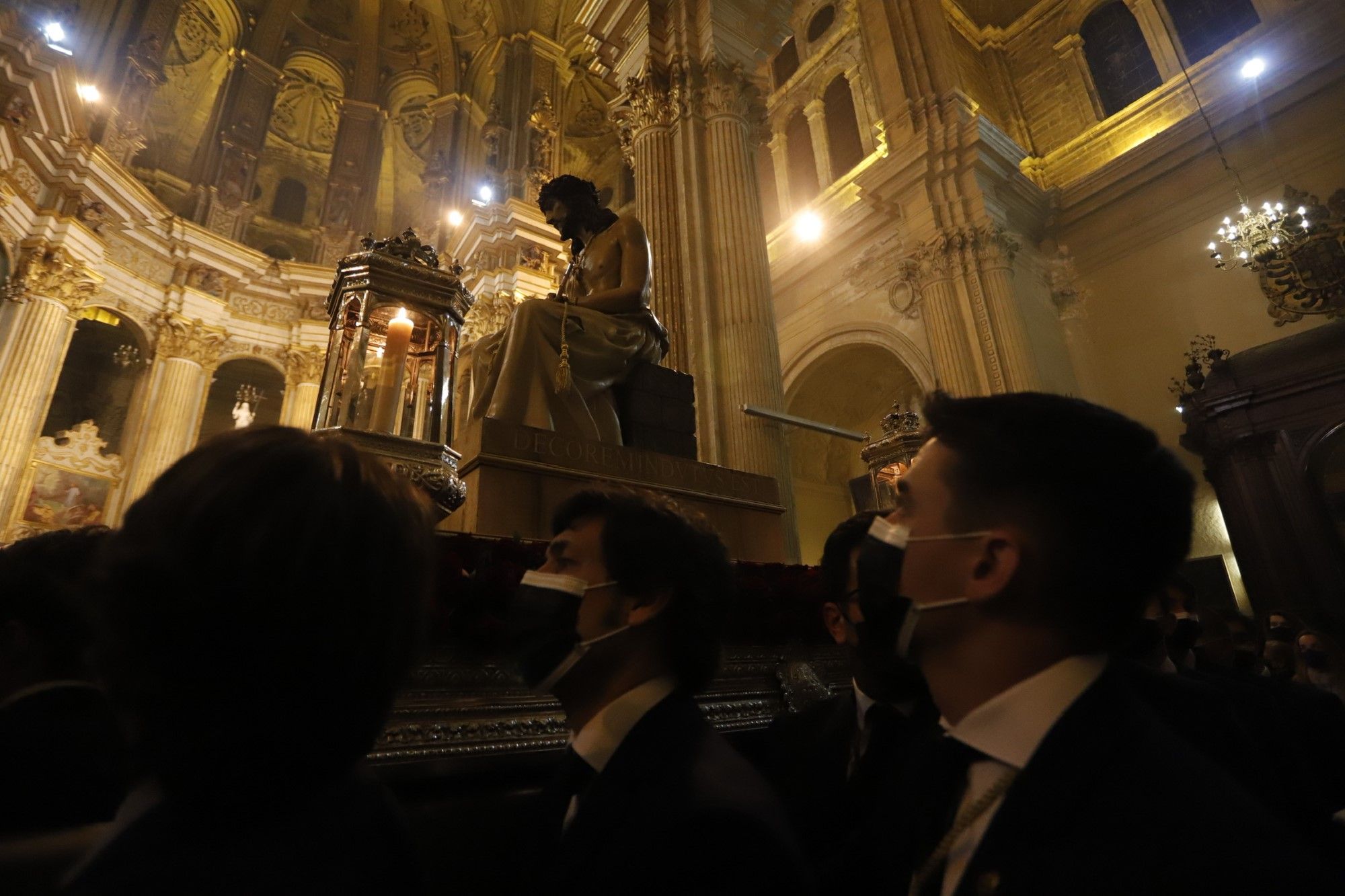 El Coronado de Espinas de la cofradía de los Estudiantes, en la Catedral