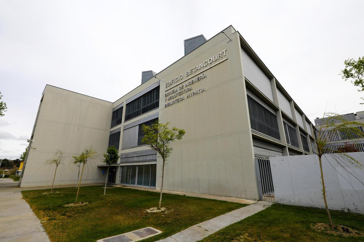 Exteriores del edificio Betancourt, que alojará el centro de datos de respaldo de la Universidad de Zaragoza.
