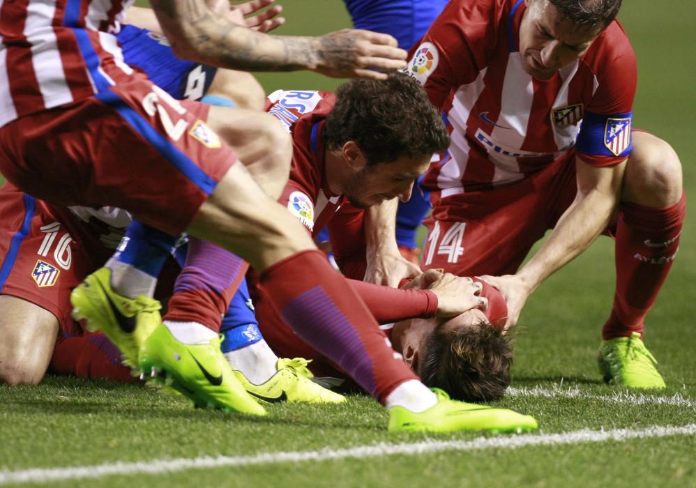 La secuencia del golpe de Fernando Torres en Riazor