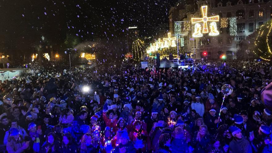 Oviedo enciende la Navidad: "No tenemos nada que envidiar a otra ciudad", asegura Alfredo Canteli