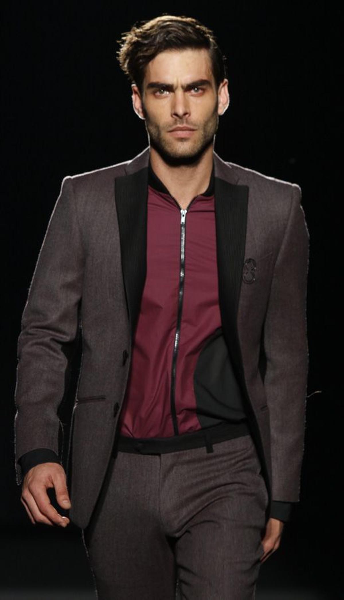 080 Barcelona: Jon Kortajarena en el desfile de Miguel Suay