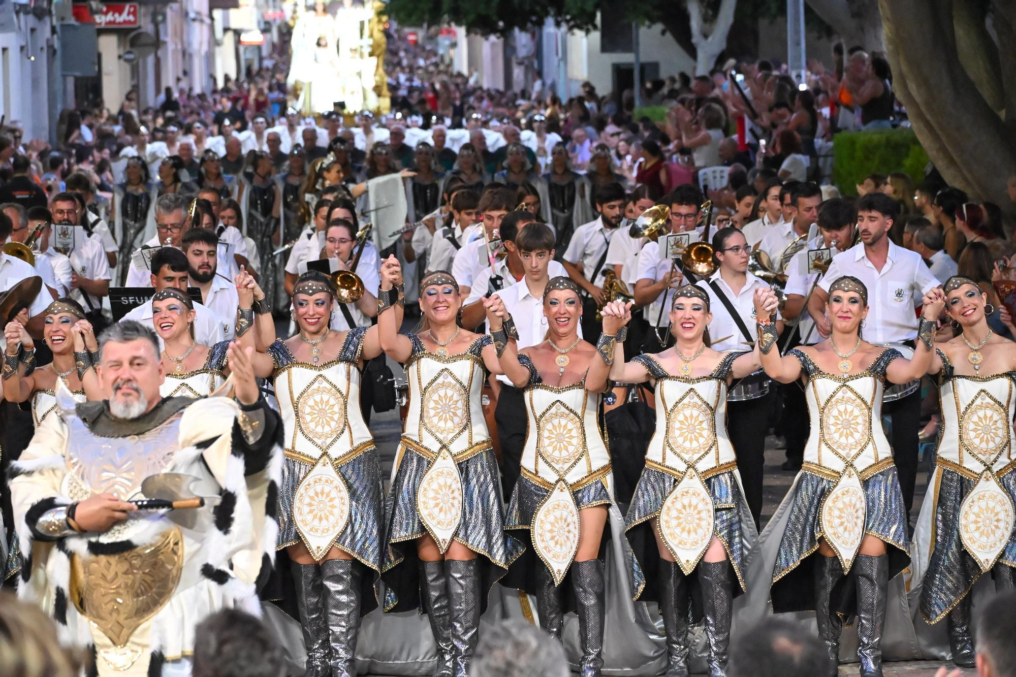 Las mejores imágenes de la Entrada Cristiana de las fiestas de Novelda