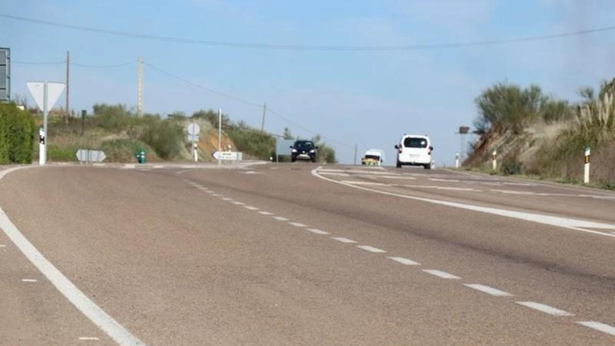 Carretera de Guadalupe en el cruce con la de la Las Arenas.