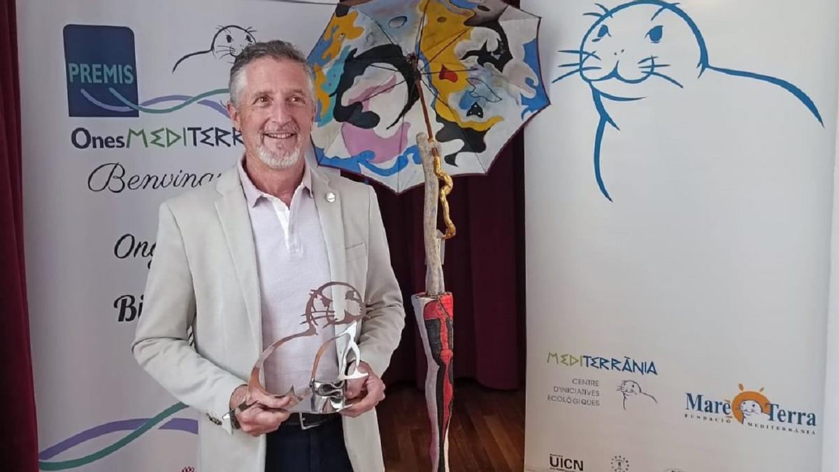 Fernando Valladares, recibiendo un premio por su labor