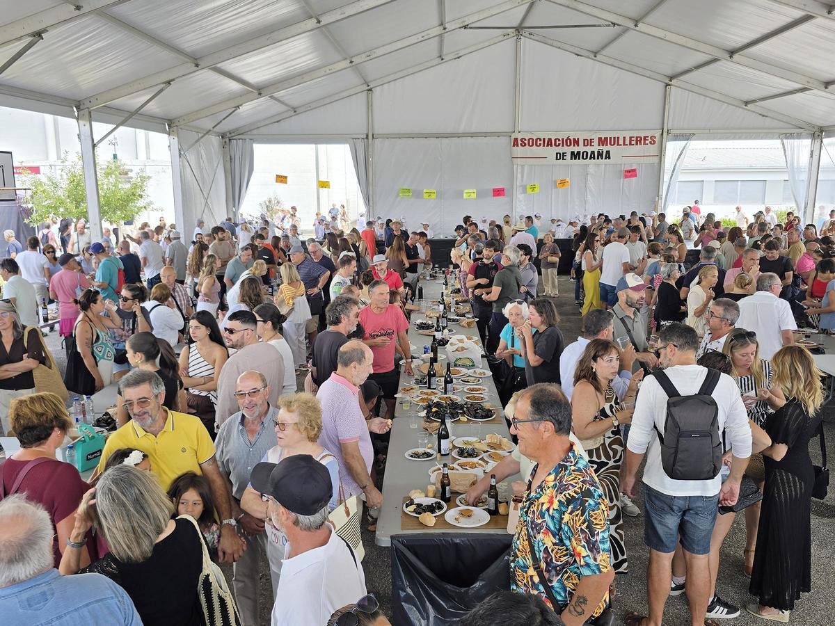 Moaña exalta su mejillón en una fiesta que vende cinco toneladas de producto en menos de tres horas